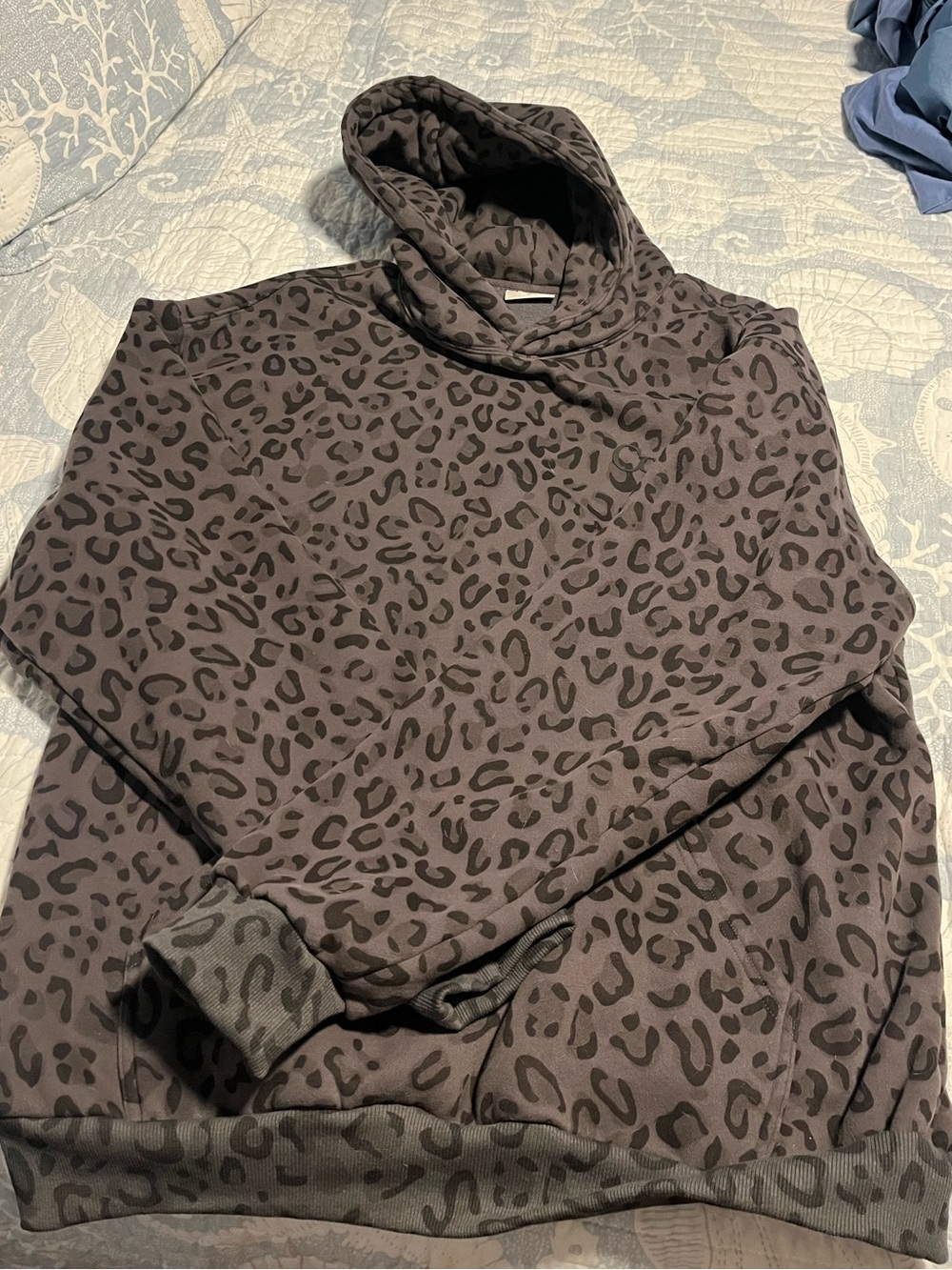 Brand new never worn comfrt minimalist hoodie . XL Black leopard - Picture 4 of 4